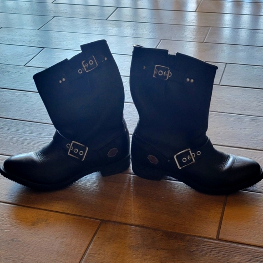 Harley-Davidson Black Sole with Logo